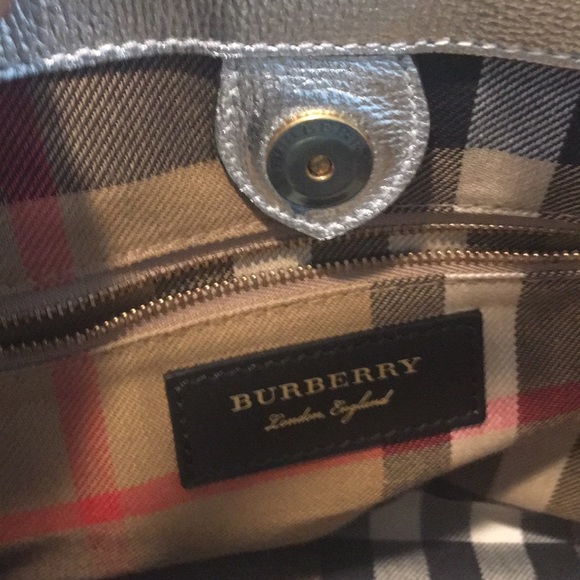 NWT Burberry Med Banner Broguing Handbag - Picture 2 of 8